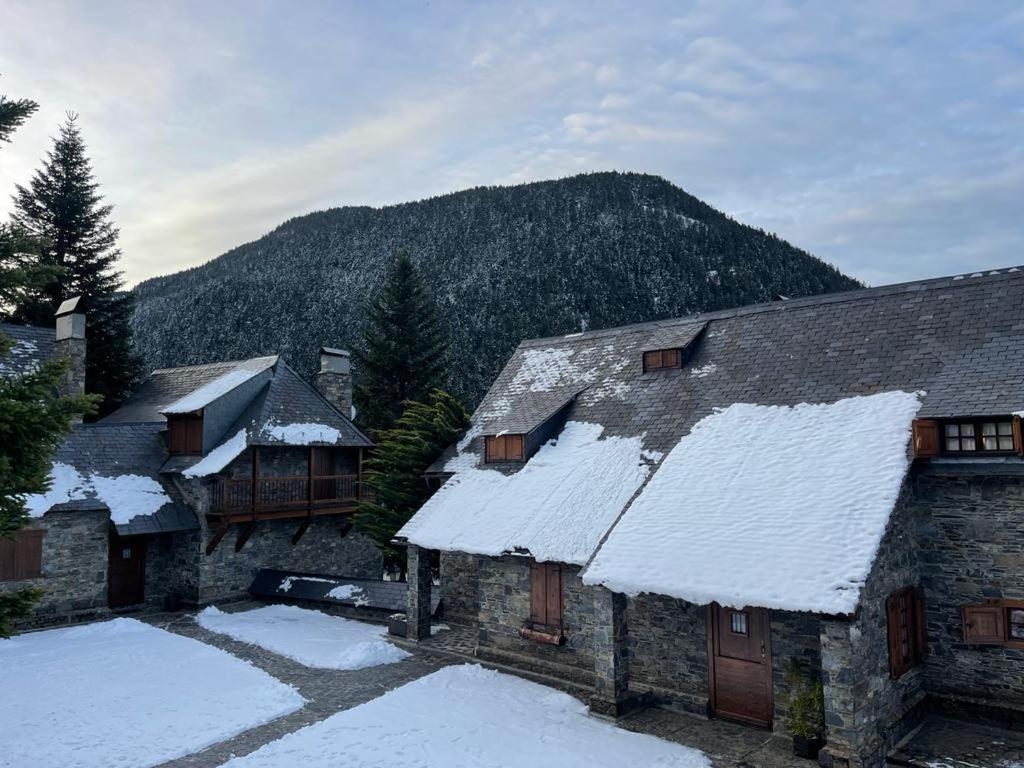 Baqueira 1500 Pie De Pistas Apartamento Cuilas Naut Aran Ngoại thất bức ảnh